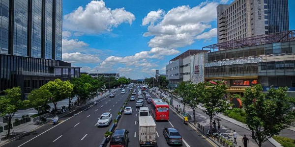 支持車企等探索智能網聯(lián)汽車地理信息數(shù)據(jù)眾源采集